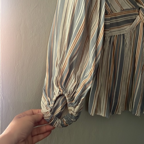 Cute boho blouse, new with tags. - Picture 2 of 5